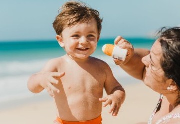 Crema solare bambini: come scegliere la migliore