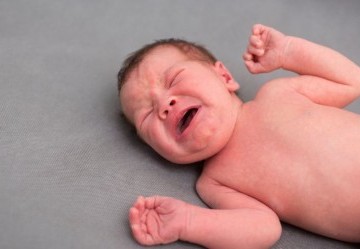 Coliche del neonato: i possibili rimedi